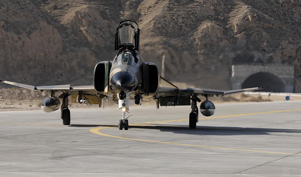 فوربز: «پایگاه عقاب -44» راهبرد نیروی هوایی ایران برای حملات تلافی جویانه است