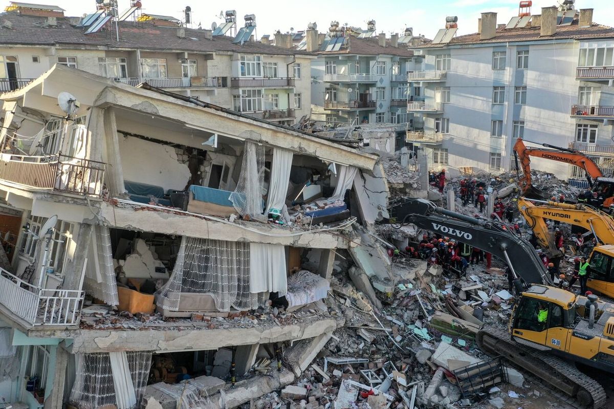 زلزله 7.8 ریشتری در ترکیه و سوریه؛ دست‌کم 140 نفر کشته شدند.
