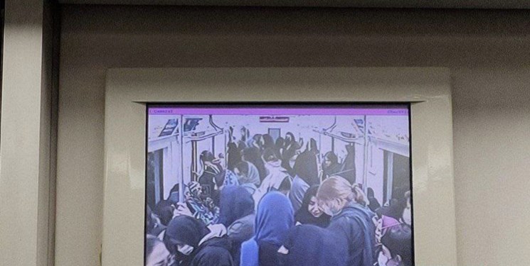 پخش تصاویر واگن بانوان در مترو / قطع مانیتورها تا رفع مشکل