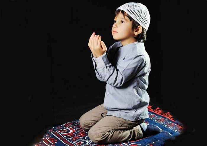 انتقال ارزش های دینی و نهادینه کردن دین‌داری در کودکان