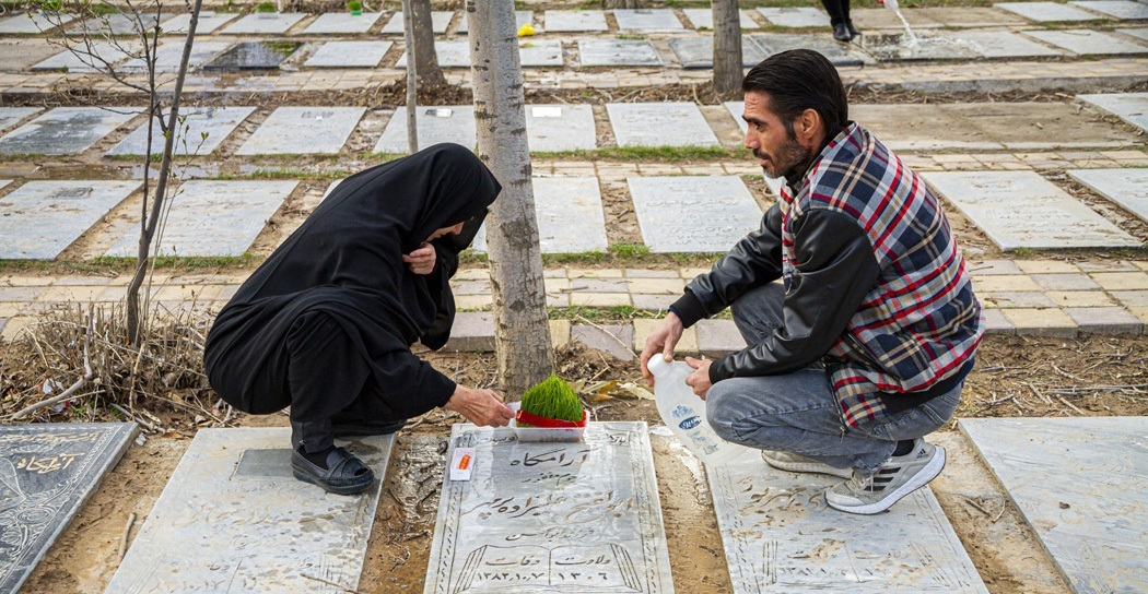 آیا مردگان نیز در حق زندگان خود دعا می‌کنند